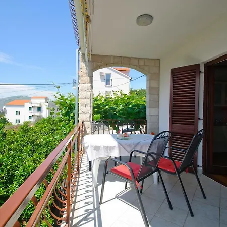 Hella Apartments Trogir Exterior photo